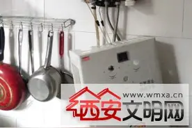 热水器故障现花蛇长超半米 业主被吓惨瞬间毛骨悚然图片