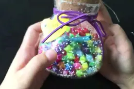 幼儿手工 用塑料管叠出闪闪的小星星图片