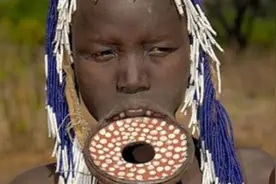 奇葩民族，破相自残只是为了自保图片