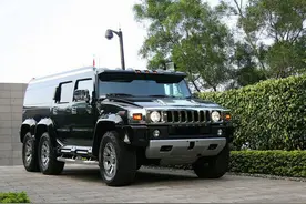 奔驰G级6X6也服：这辆悍马H2进藏，都不带打弯的，如履平地图片