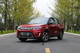 国内小型SUV真正越野风格：长安铃木维特拉图片