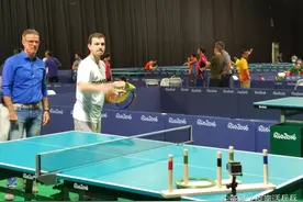 赛前训练波尔轻松玩套圈，马龙许昕加强对拉练习图片