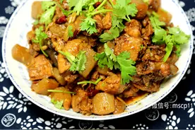 特下饭的家常菜之魔芋泡椒鸡，99%的煮妇学起来吧！图片