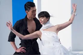 黄宗泽与日本模特分手 恋身材惹火的赌场女高层！图片