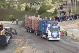 看不懂，半挂车和货车的动力大比拼，哪种车爬坡更有劲？