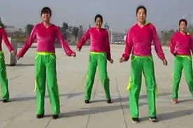 绝色推荐 《小苹果》超清广场舞 这服装我给10分图片