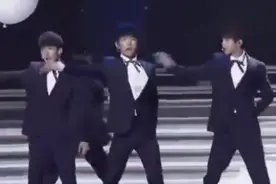 舞蹈饭 TFBOYS三小只亮相芭莎慈善夜演唱是你！视频封面