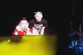 自拍达人BigBang，Top、胜利、太阳演唱会抢镜头卖萌图片