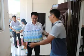 繁昌县向矿山复绿一线职工“送清凉”图片