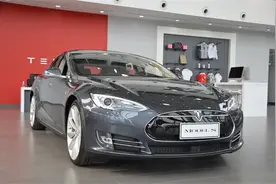 就想问一下，你的特斯拉升级了么？图片