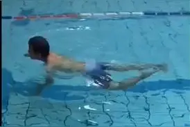 搞笑，邓超微博发狗刨助威中国游泳队，网友：要脸吗？图片