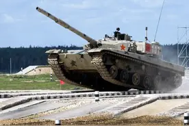 中国最新型坦克出师不利 96B型存在质控问题图片