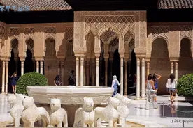 阿尔罕布拉宫——摩尔人（阿拉伯）遗留在西班牙的伊斯兰建筑瑰宝图片