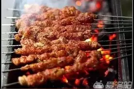吃货们！低于三块钱一串的羊肉串不敢再吃了！图片
