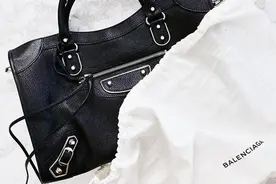 巴黎世家机车包变得很丑?经典机车包VS秋冬新款机车包图片