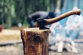 探索求生工具斧、刀、锯的保养维护图片