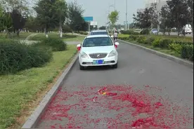 白色凯越15款自经了，大家欣赏一下图片