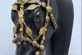 白银雕镂 ：绝美马鞍图片