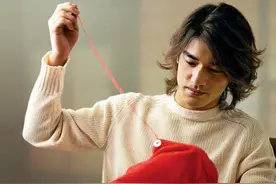 男星长发大PK，艺术家or大妈头？金城武是真的很帅图片