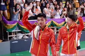 张继科“好不正经”跑到香港撩妹图片