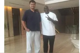 贝爷青睐大中锋，奥尼尔后再邀姚明图片