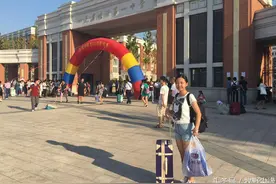 临沂一中2016级学生开学了图片