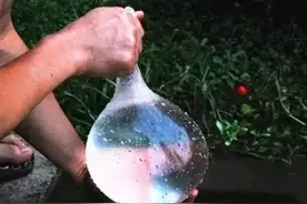切记，出门旅行别忘了带安全套！图片