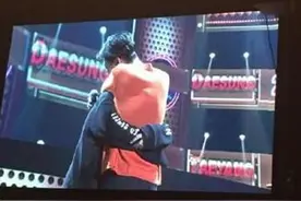 权志龙拥抱粉丝如此之久 现场尖叫声爆棚图片