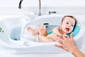 夏天洗澡就是要痛快！智能澡盆助宝宝越洗越健康图片