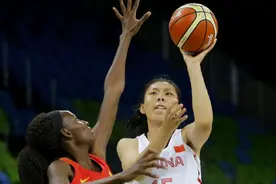 中国女篮第四节崩盘，21分负于西班牙图片
