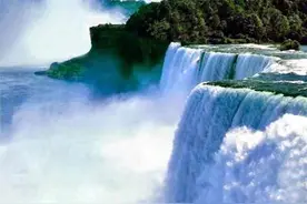 世界上下雨最多的地方，年均11米，最多时9层楼高，旱鸭子休去图片