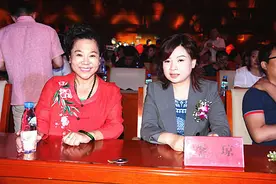 人物篇—著名青年歌手李琼图片