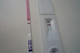 宝妈得知孕检结果之后，流下幸福的眼泪，对她来说太久违了图片