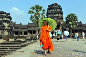 柬埔寨印象：黄袍加身僧人穿行古迹留下的时尚亮点图片