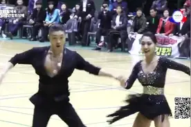 2016韩国拉丁舞公开赛，职业舞者桑巴舞比赛图片