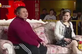 母女长得一模一样 笑蒙圈了图片