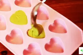 DIY心太软巧克力做法，圣诞节表达心意的礼物哦！图片