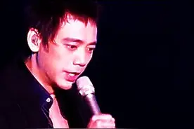 现场！苏见信最经典的一次演唱《假如》，全场大合唱引信落泪图片