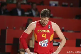 再砍16分，36岁的FIBA第一中锋很失落：“我还能指望谁”图片