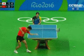 搞笑集锦：张继科你是打羽毛球吗？弄得人家日本选手懵逼了！图片