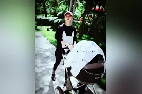 弦子刚可以出门就迫不及待的和李茂溜娃，要开启晒娃炫夫模式了！图片