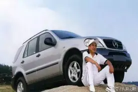 中国第一个开法拉利的富豪，热衷慈善，小行星以他的名字命名！图片