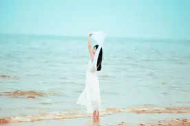 半夜醒来老公在和女同事聊天，竟有女同事大头照图片