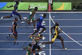 美国老将百米夺银创历史 曾因兴奋剂两次被禁赛图片