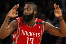 "AI"艾佛森观战，大胡子哈登携手莫里斯兄弟现身街球赛场视频封面