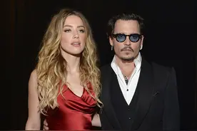 强尼戴普怀疑嫩妻安珀赫德外遇，酒醉抓狂的他割伤手指控诉图片