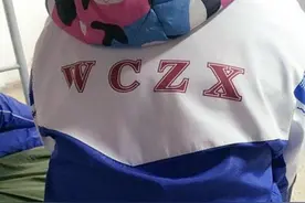 幽默笑话：都怪衣服太有创意图片