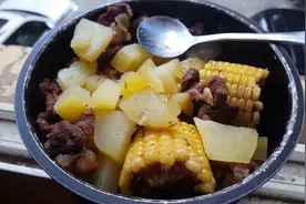 西藏昌都消费最高的地方，50块钱吃了一锅牦牛肉，自驾游这样爽