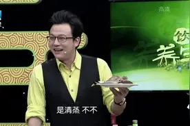 海鲜配啤酒痛风跟着走，光吃海鲜尿酸会增高？专家来告诉你