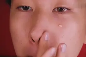 韩国小哥哥化半边脸妆，手拿下的瞬间，我被吓到了